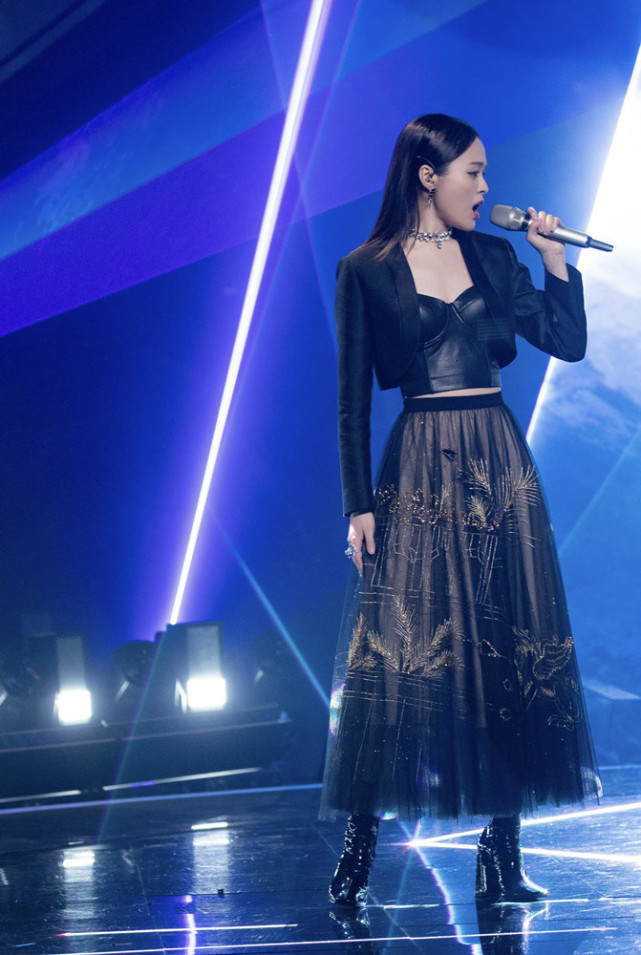 《春天花会开》传达民族自信与力量 龚爽与傲日其愣成为绽放新声