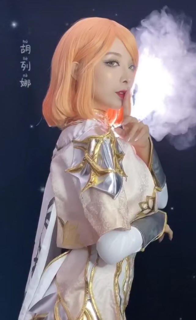 斗罗:阿银cos有多牛掰?超越原版颜值,确定不是动漫走出来的?