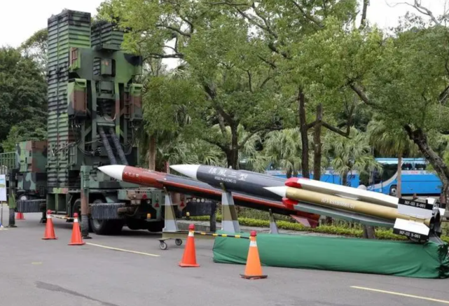 "云峰"对地巡航导弹打到北京不是问题,台湾已经有能力进行反击,大陆攻