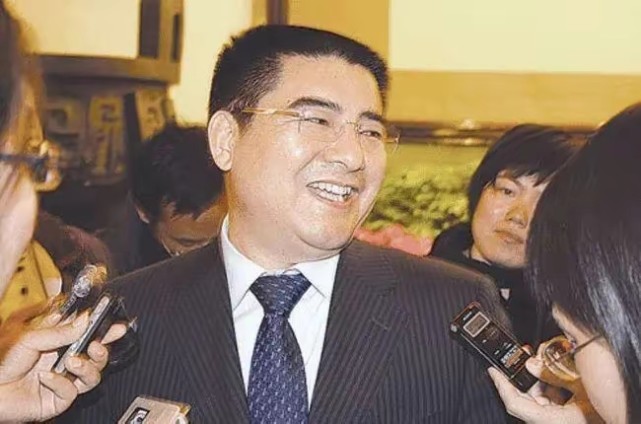 消失的陈光标：饱受争议不忘慈善，承诺裸捐，两儿子考入世界名校_腾讯新闻