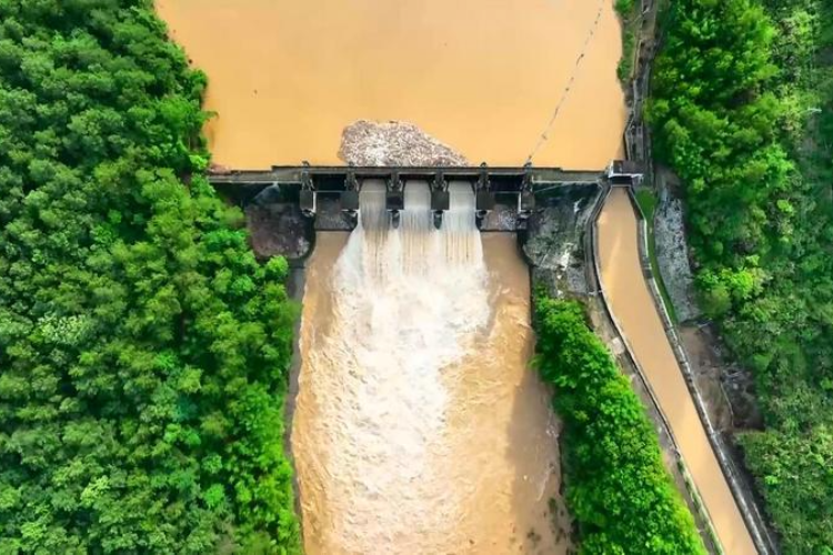 珠江流域117条河流发生超警洪水未来一周迎新一轮降雨