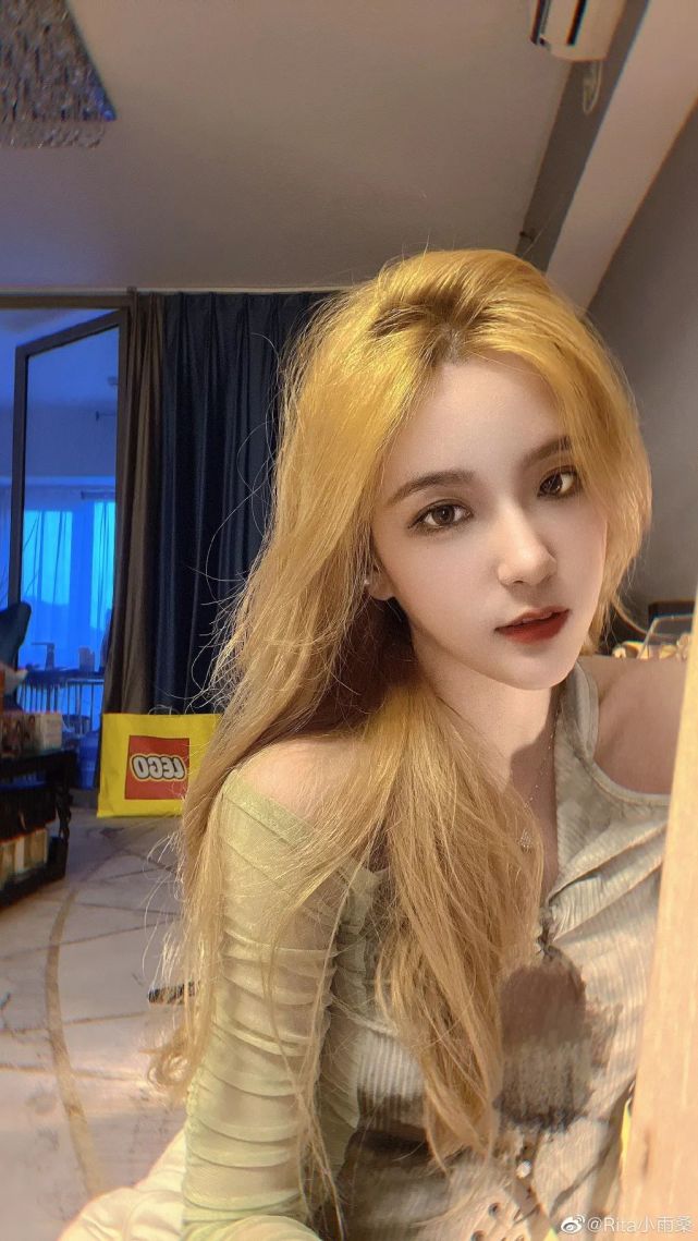 撸老婆rita全新美照说想让兄弟们换上当壁纸