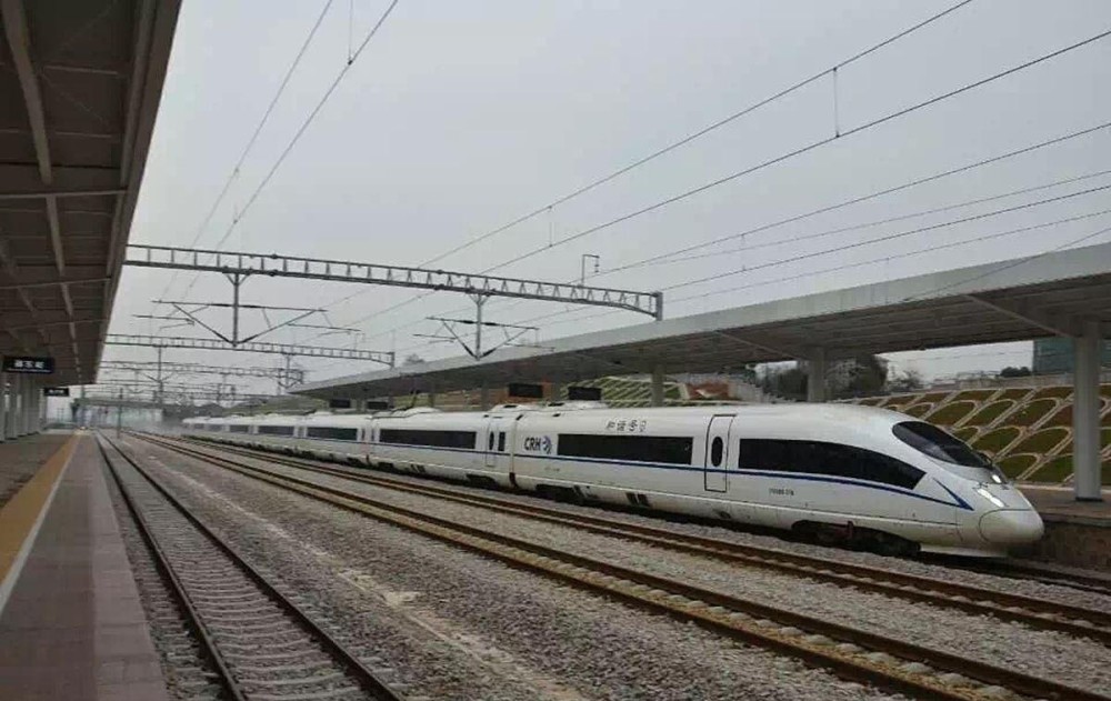 怀邵衡铁路是邵阳市以兰厦铁路大通道的名义争取而来的,是一条妥妥的