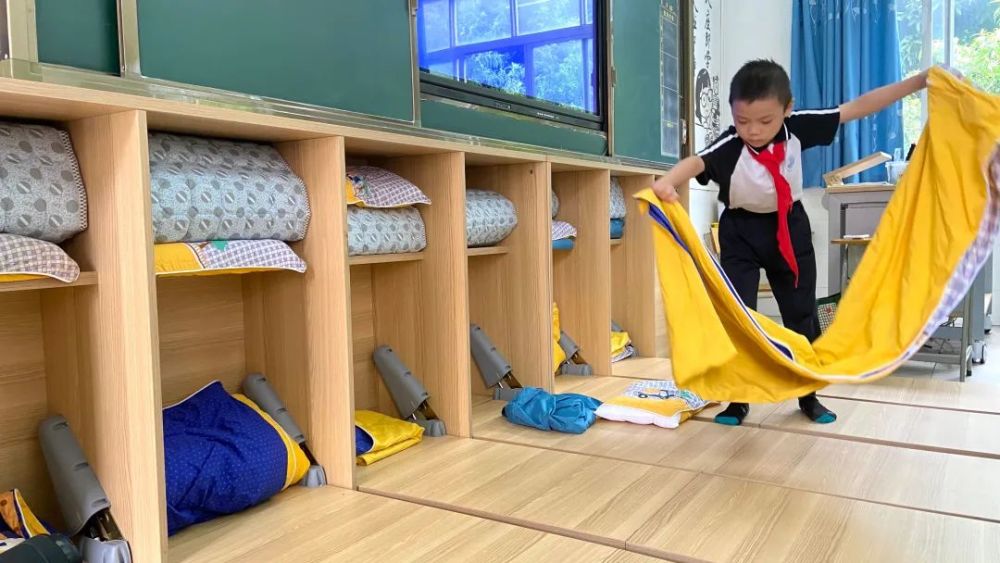 东平小学教育集团校长谢立清发言表示:"我们又一年迎来了东平小学教育