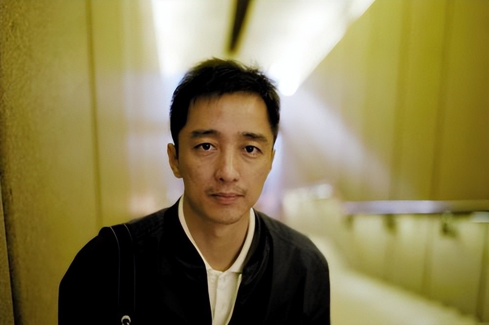 路金波:二婚娶演员赵子琪,婚后生俩娃,一家四口其乐融融_腾讯新闻