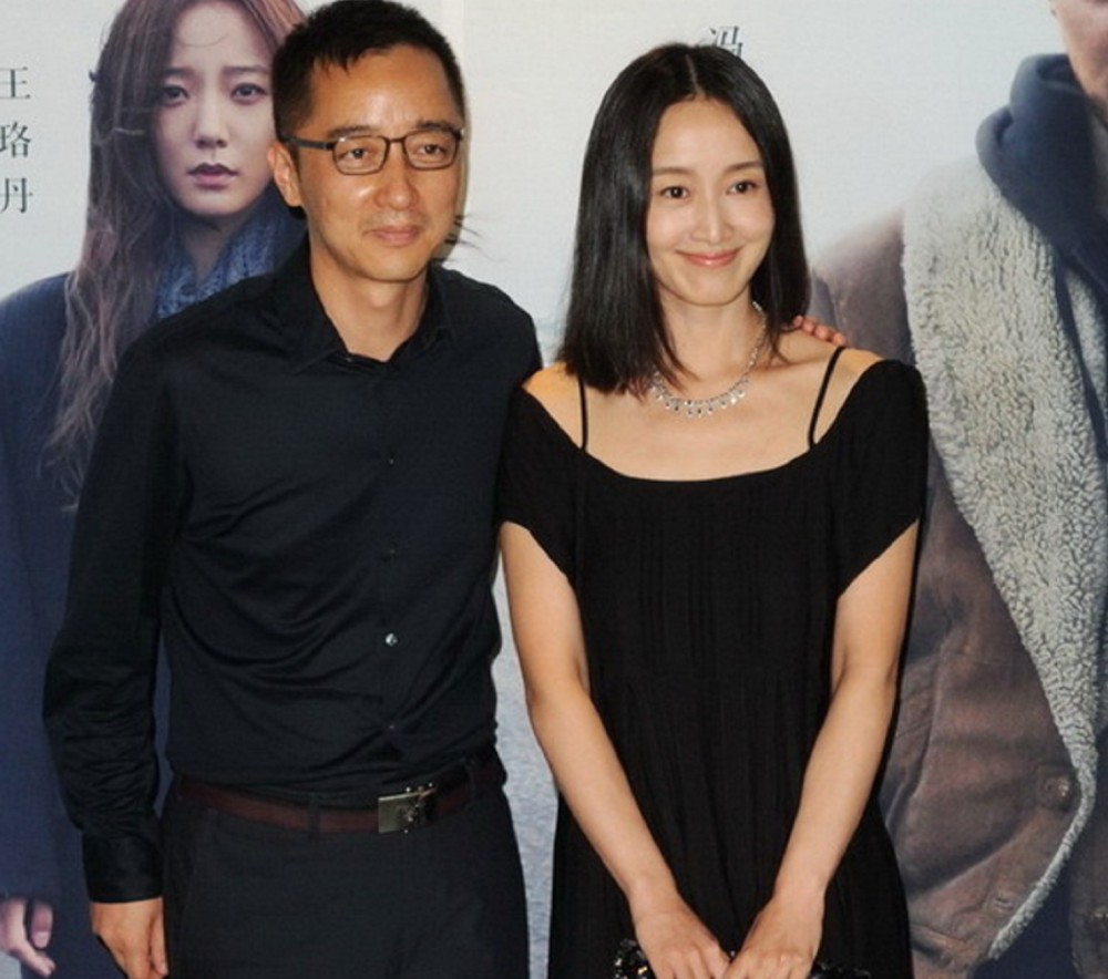 路金波:二婚娶演员赵子琪,婚后生俩娃,一家四口其乐融融_腾讯新闻
