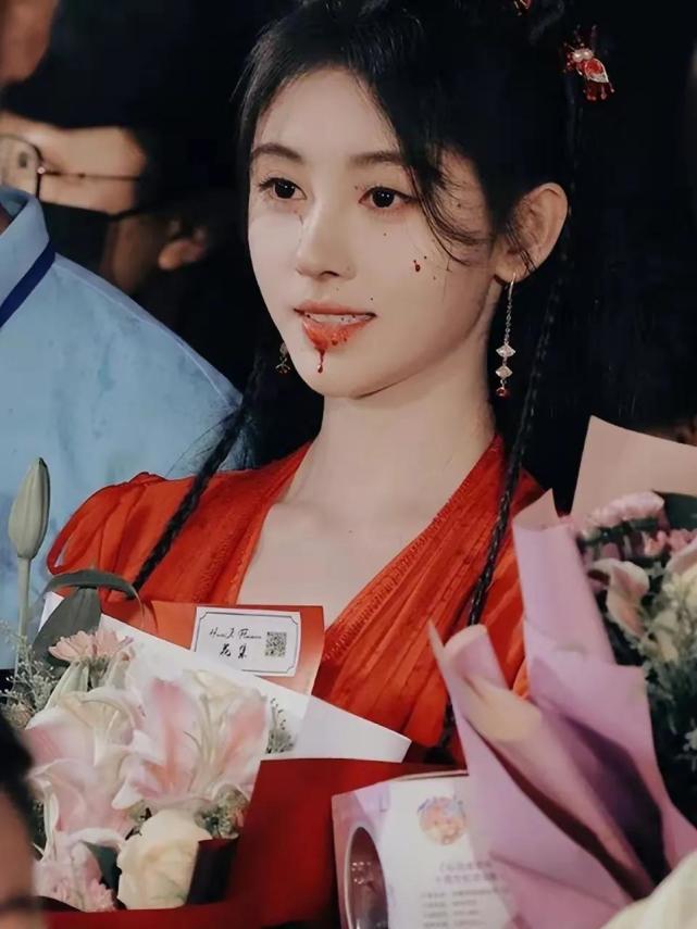 半永久妆容焊在脸上的鞠婧祎《仙剑4》杀青,网友:反正我不看!