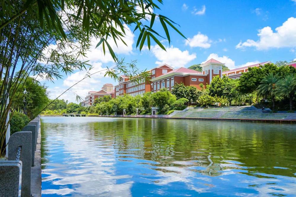 深圳市深汕特别合作区首座高校深职院深汕校区一期取得新进展