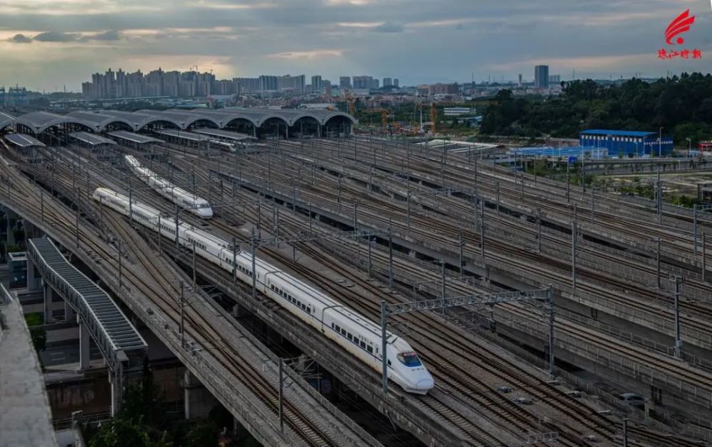 了现在10站台23线,年设计发送旅客量8000万人次的广东第二大高铁枢纽