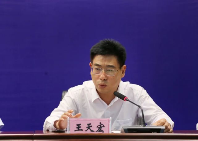 市住建局副局长王天宏我市全力保障群众住房需求,推动房地产平稳健康