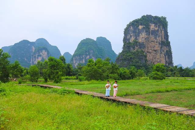 廣西陽朔十里畫廊,沿途奇峰美景,夏日晚霞超美