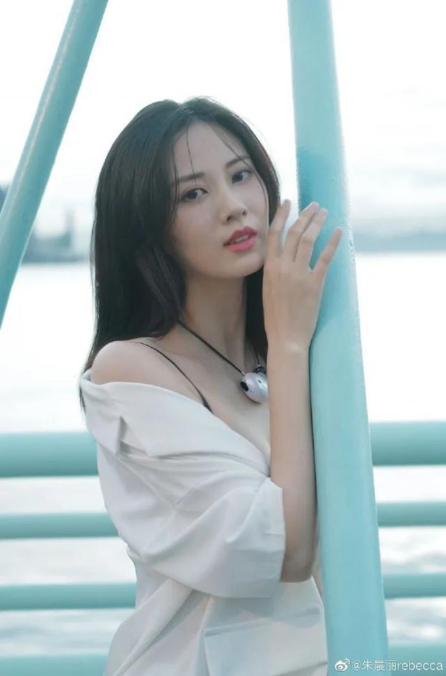 唯一内地港姐冠军朱晨丽因职场社交失策被雪藏愿奋起直追