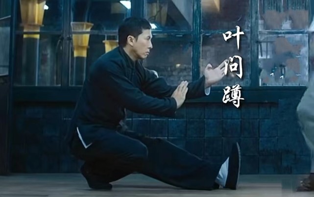 内行人看门道","叶问蹲"实际上并不是简单的单腿深蹲,它不仅需要下肢