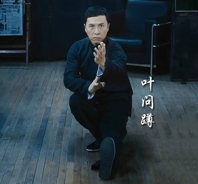 明星挑战"叶问蹲",车晓直接摔倒,涂磊站不住,大郑爽表现完美