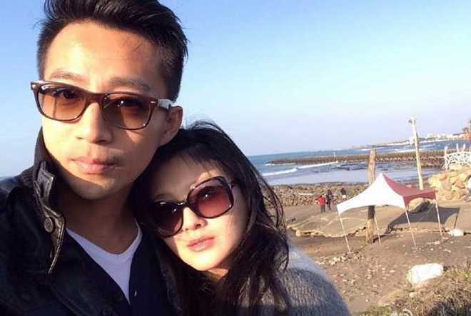 2009年,汪小菲过生日时,女友张雨绮把蛋糕直接盖在他头上,汪小菲因此