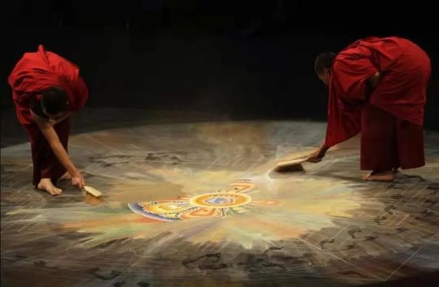 沙画曼荼罗,一个真实与虚幻的坛城世界.