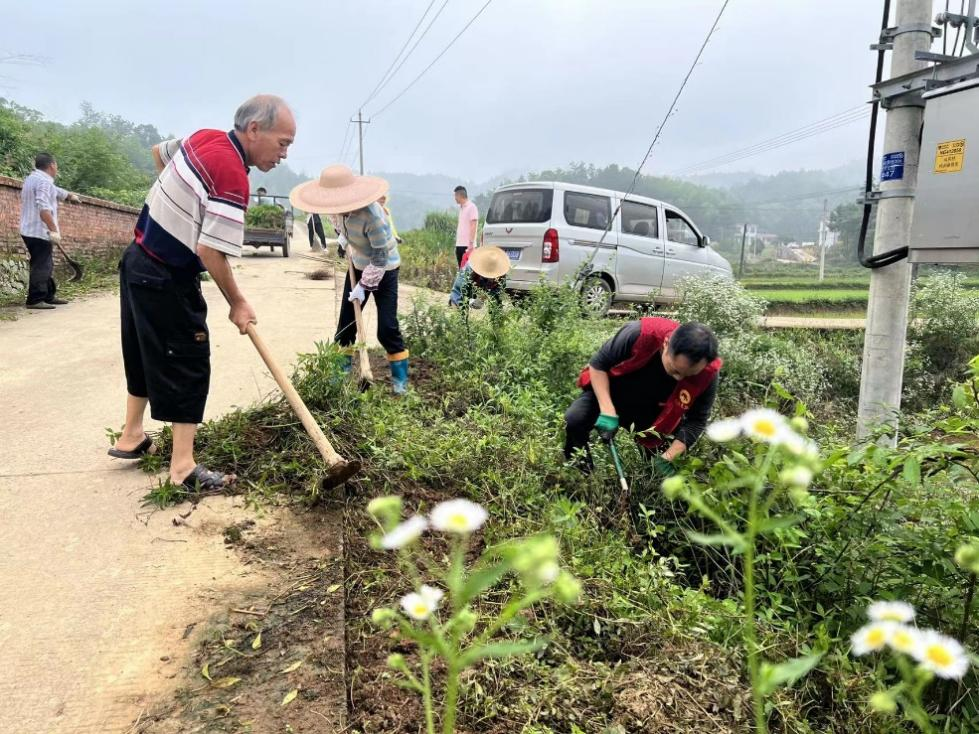 韶山市杨林乡双和村:党员"大比武"扮靓乡村(图)_腾讯新闻