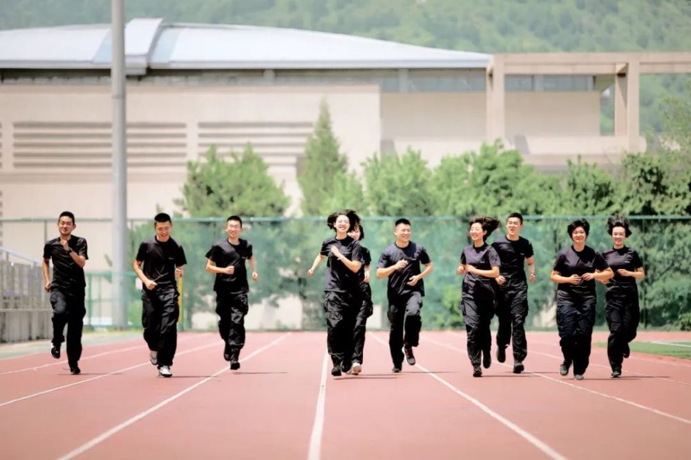 北京警察学院校服图片