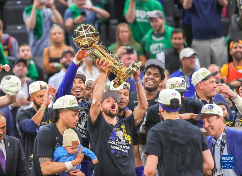 在2021-2022赛季nba总决赛第六场比赛中,金州勇士队客场以103比90战胜