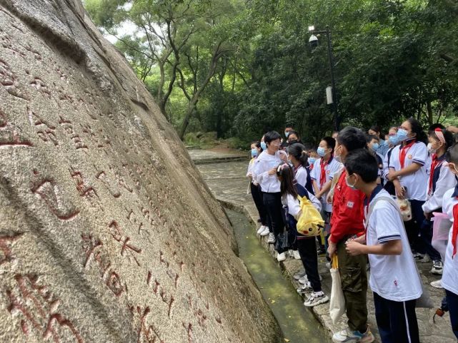 鲤城五实小小记者参与九日山研学活动