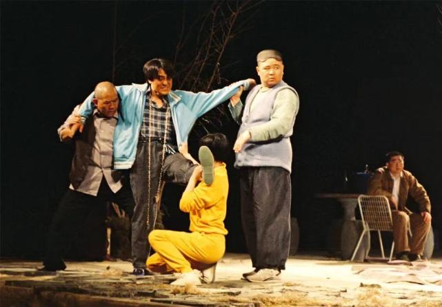 北京人艺推出话剧《鸟人》剧本朗读活动,何冰担任艺术指导_腾讯新闻