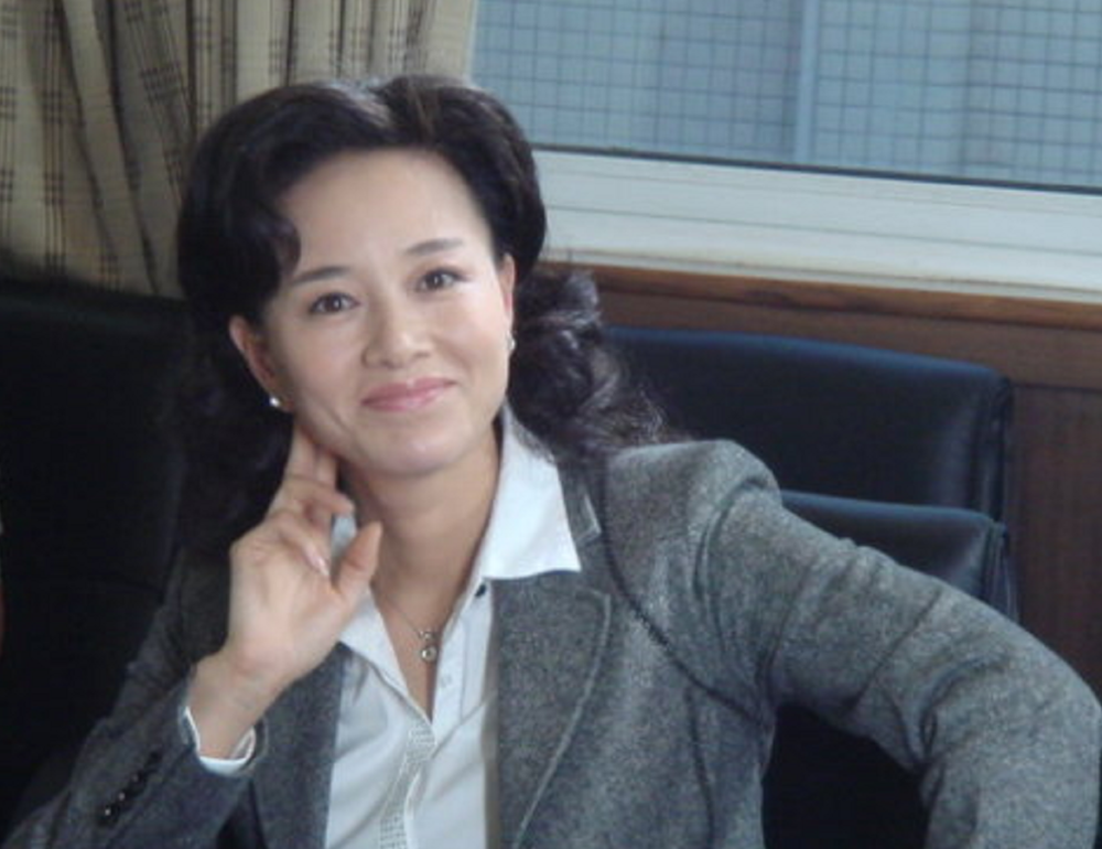 石爻:从主持人到知名演员,怀感恩之心,与圈外丈夫低调生双胞胎