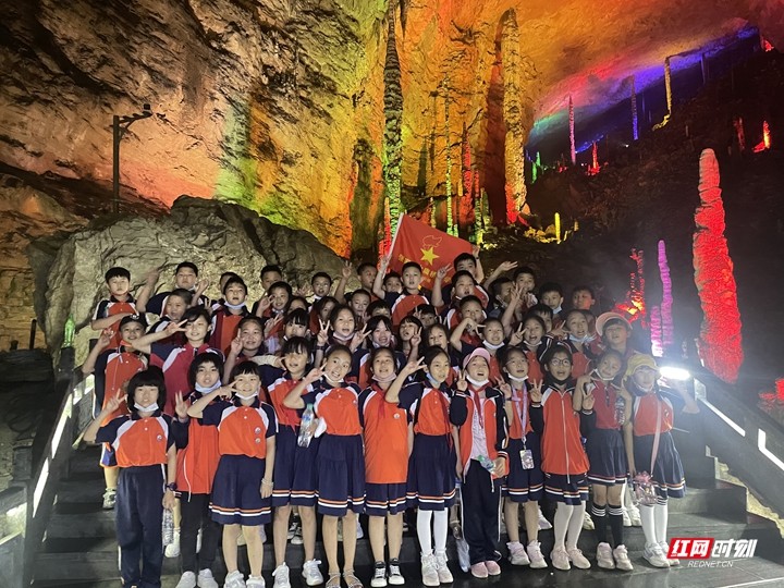 行走的课堂永定区大庸桥小学开展夏季研学活动