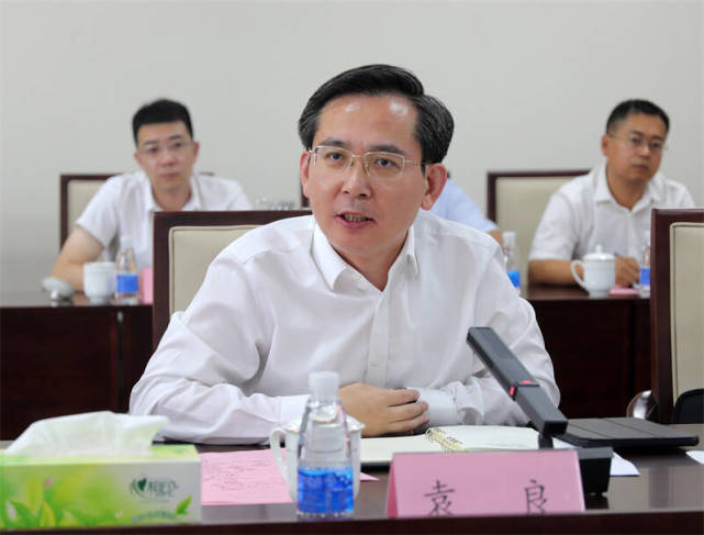 袁良表示,此次会议不仅是一场洽谈会也是一场医疗器械产业发展的思路