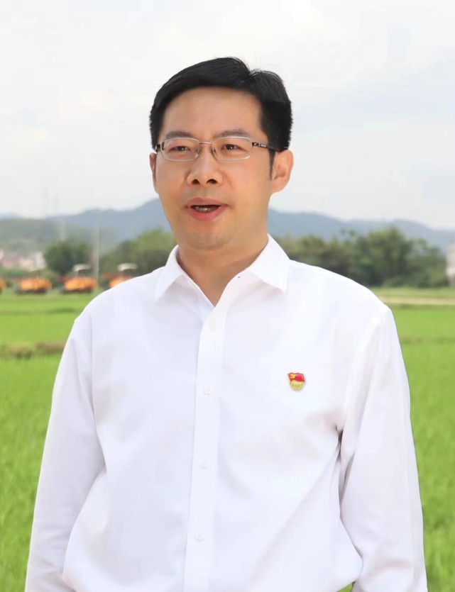 赵龙表示,从化区将深入学习宣传贯彻省党代会精神和李希同志参加广州