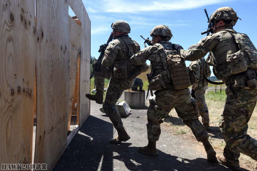 駐德美軍實彈破門訓練霰彈槍發射專用彈藥以色列槍榴彈發揮威力