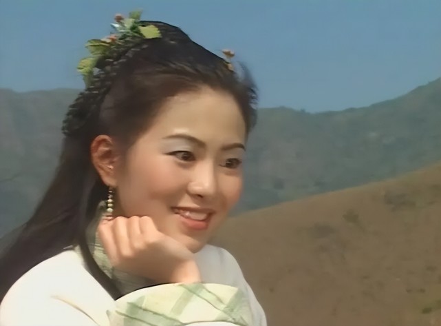 《封神榜》中叶璇饰演的杨莲花惊为天人,《云海玉弓缘》叶璇饰演的厉