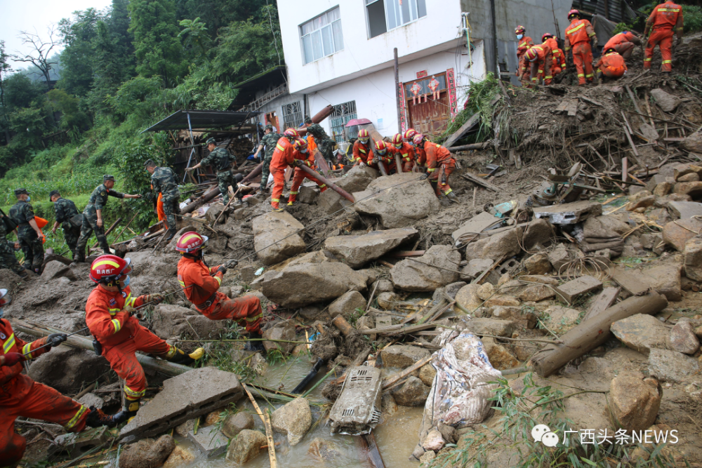强降雨致广西融水突发自然灾害4人遇难1人失联