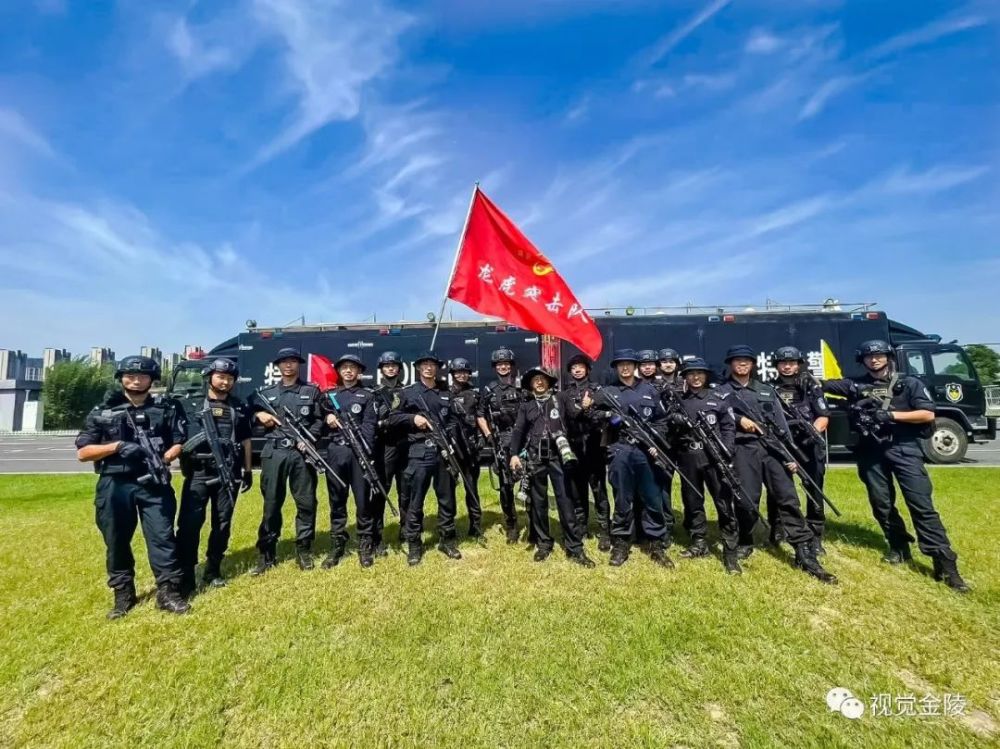 影記隨警作戰你是我的城池營壘記南京特警龍虎突擊隊三天二夜挺進山地