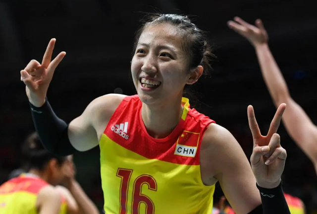 丁霞脚过中线伤士气拦网高度已过巅峰期和副攻配合越来越差