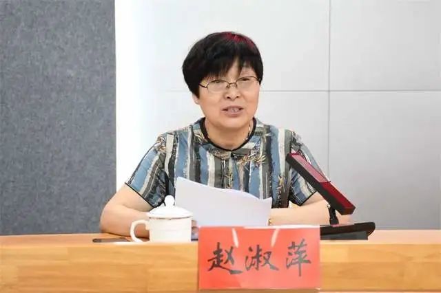 会上,街道关工委常务副主任赵淑萍回顾上一年关工委工作,布置2022年关