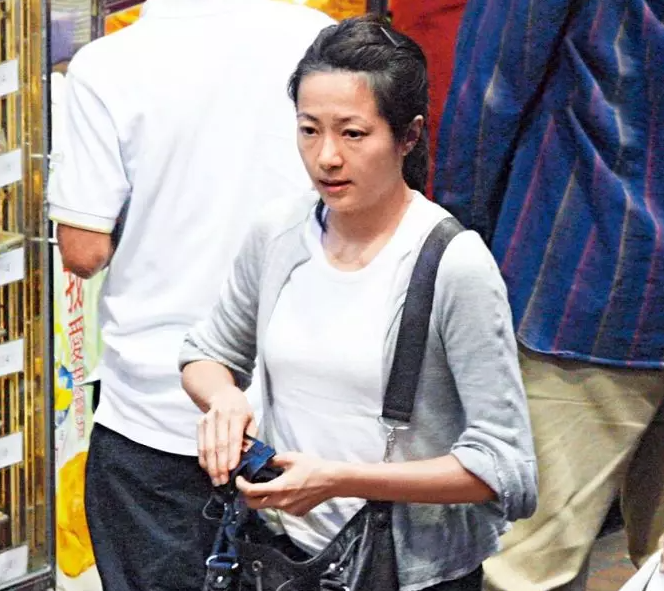 谭咏麟曝26岁儿子有孝心:他在国外打工自食其力,还买了父亲节礼物插图