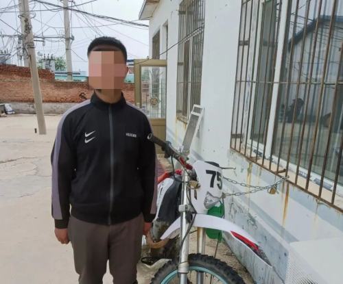 近日,昌图交警大队三江口中队查获一起未成年人无证驾驶无号牌摩托车