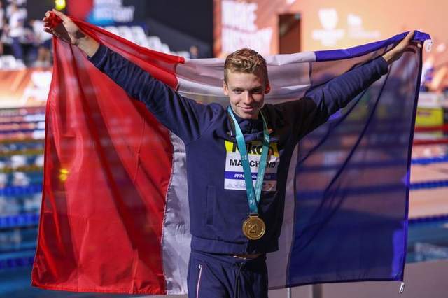 马尔尚追逐菲尔普斯勇夺混合泳世界冠军莱德基封后但看出隐忧