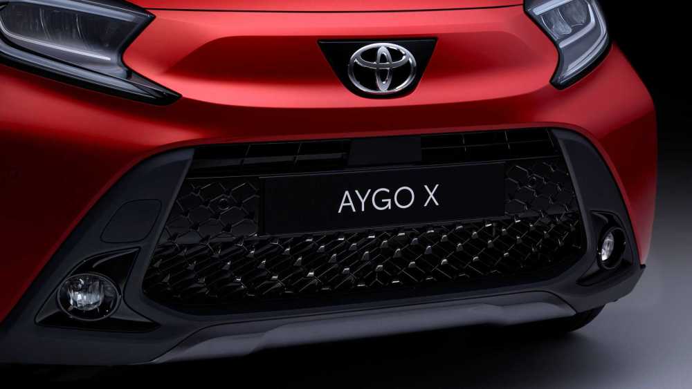 丰田微型小车AygoX，1.0L自吸三缸，TNGA架构，还带敞篷设计