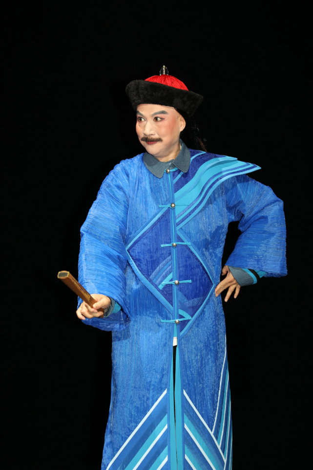 新版川剧《草鞋县令》首演精彩一瞬