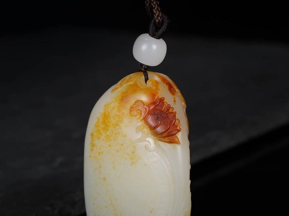 佰匞推荐红沁和田玉独籽料俏色巧雕玉雕大师王红霞观音佛像挂件玉质温润 ...