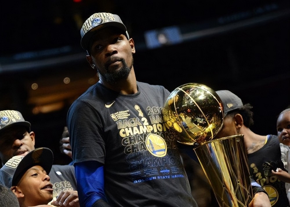 库里夺得第一个fmvp场均31.2分,杜兰特又是多少?_腾讯新闻