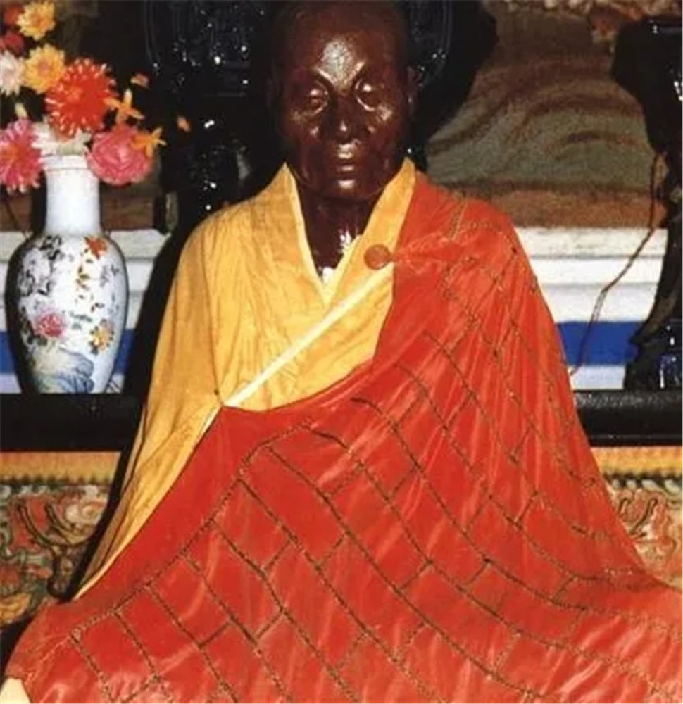 其中一具就是来自中国的元际禅师.