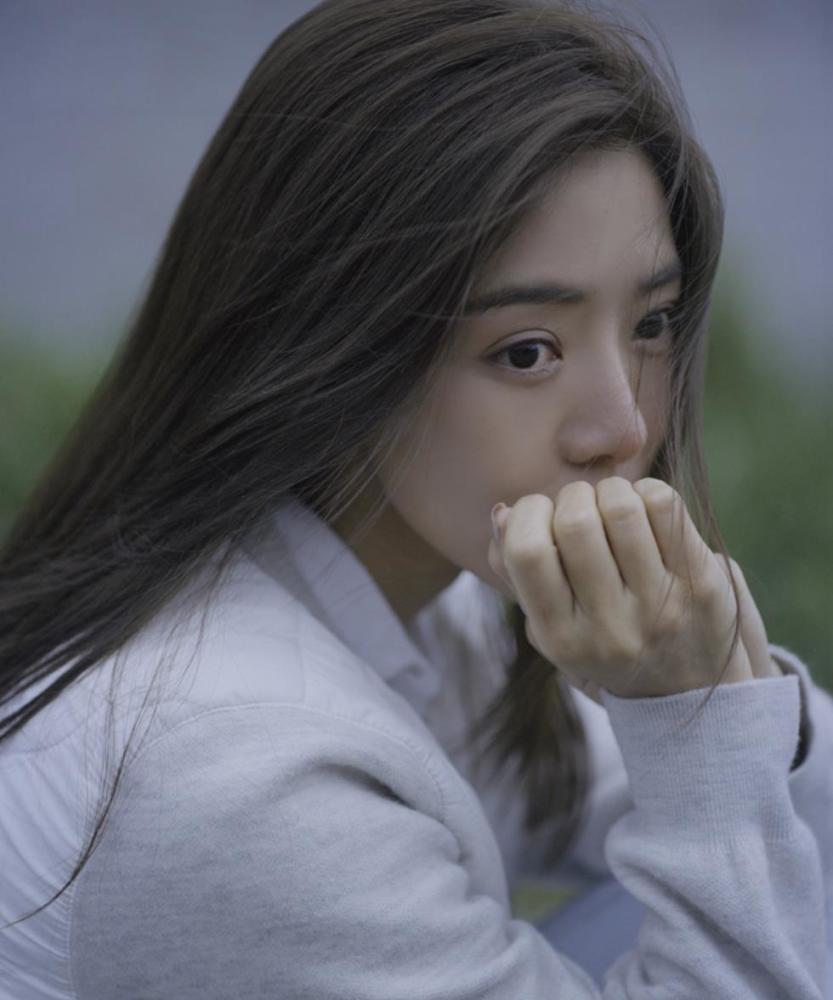 于岩,与邓家佳熬过了毕业季,熬过了异国恋,却没熬过