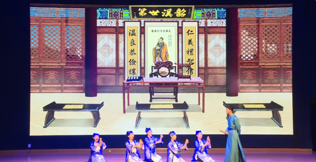 奎屯市第三中学创新教学模式精彩演绎课本剧