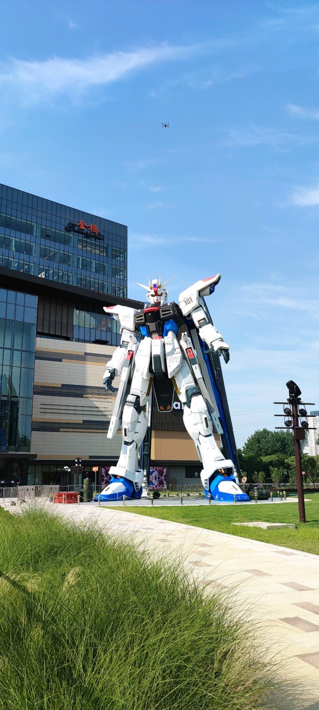 看了亚洲第一高达.