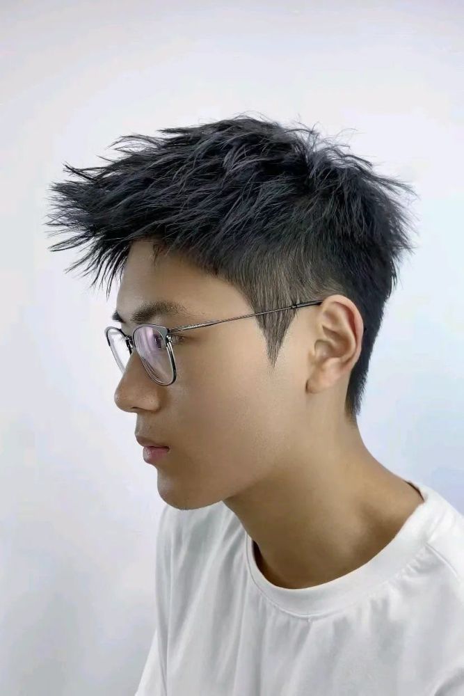 14岁男生发型学生图片