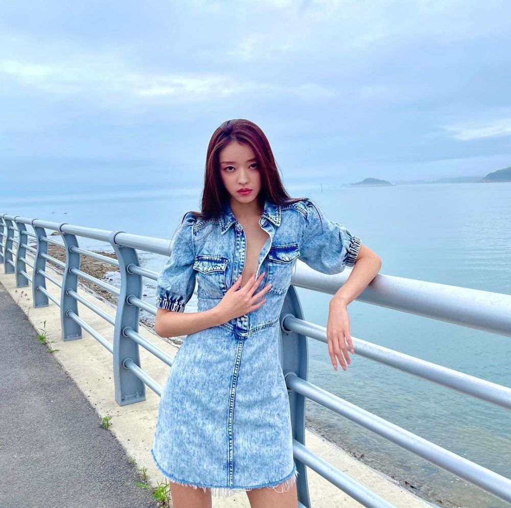 大胆秀出性感美,oh my girl成员yooa晒美照,充满