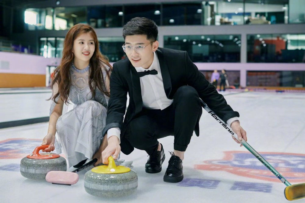 冰壶名将许静韬与梅杰结束11年爱情长跑正式结婚_腾讯新闻