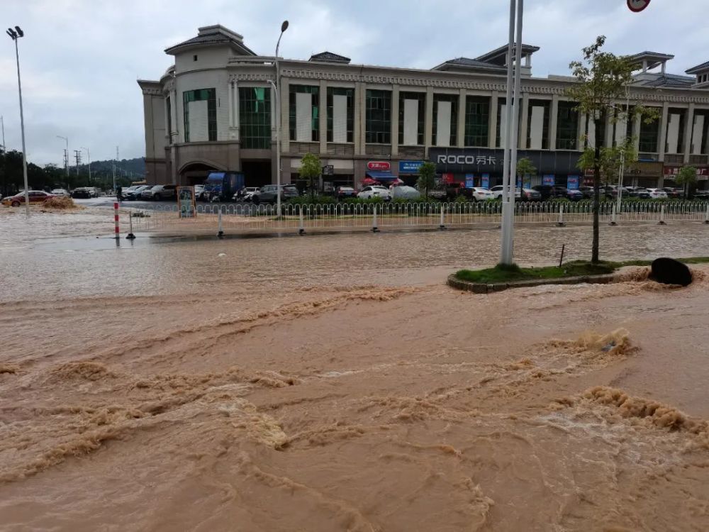 消防车没事从昨天到现在韶关内涝情况如何你家受影响了吗
